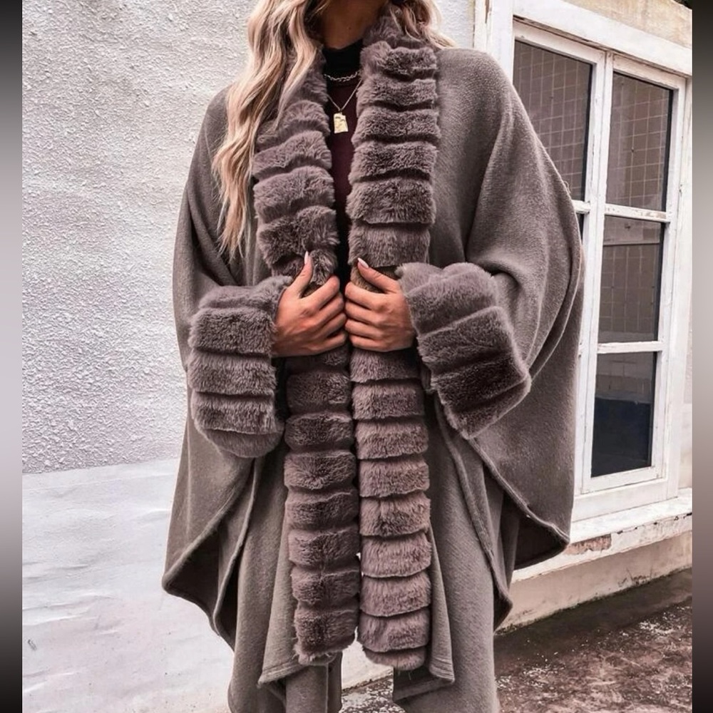 Cozy Fringe Open Front Cardigan Poncho - Picture 6 of 10